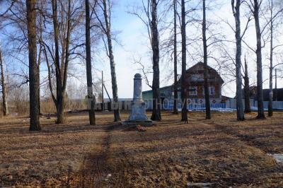 Памятник Александру II в селе Полом ( Удмуртская Республика  )