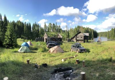 шаманские декорации в Мувыре ( Удмуртская Республика  )