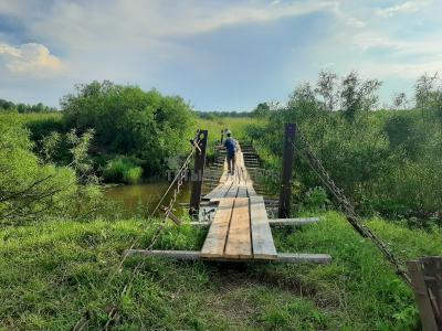 Подвесной мост на реке Кама ( Удмуртская Республика  )